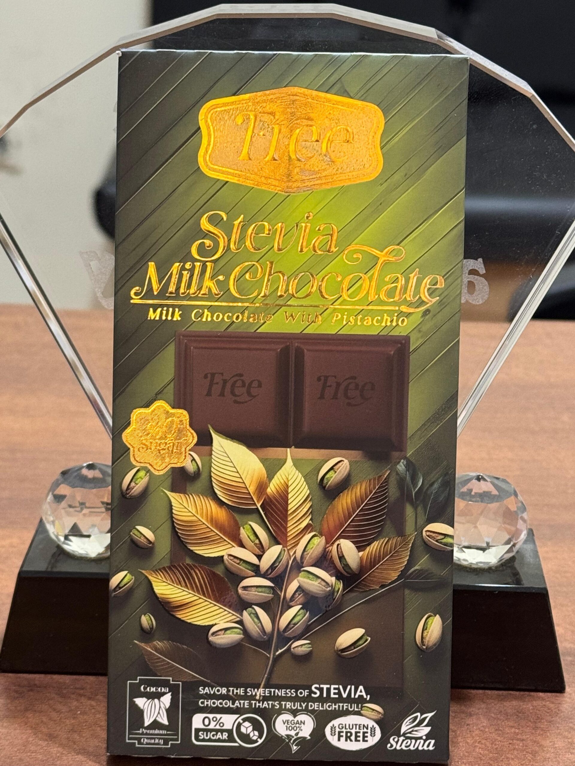 Free Stevia Milk Chocolate with Pistachio