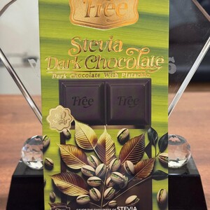 Free Stevia Dark Chocolate with Pistachio