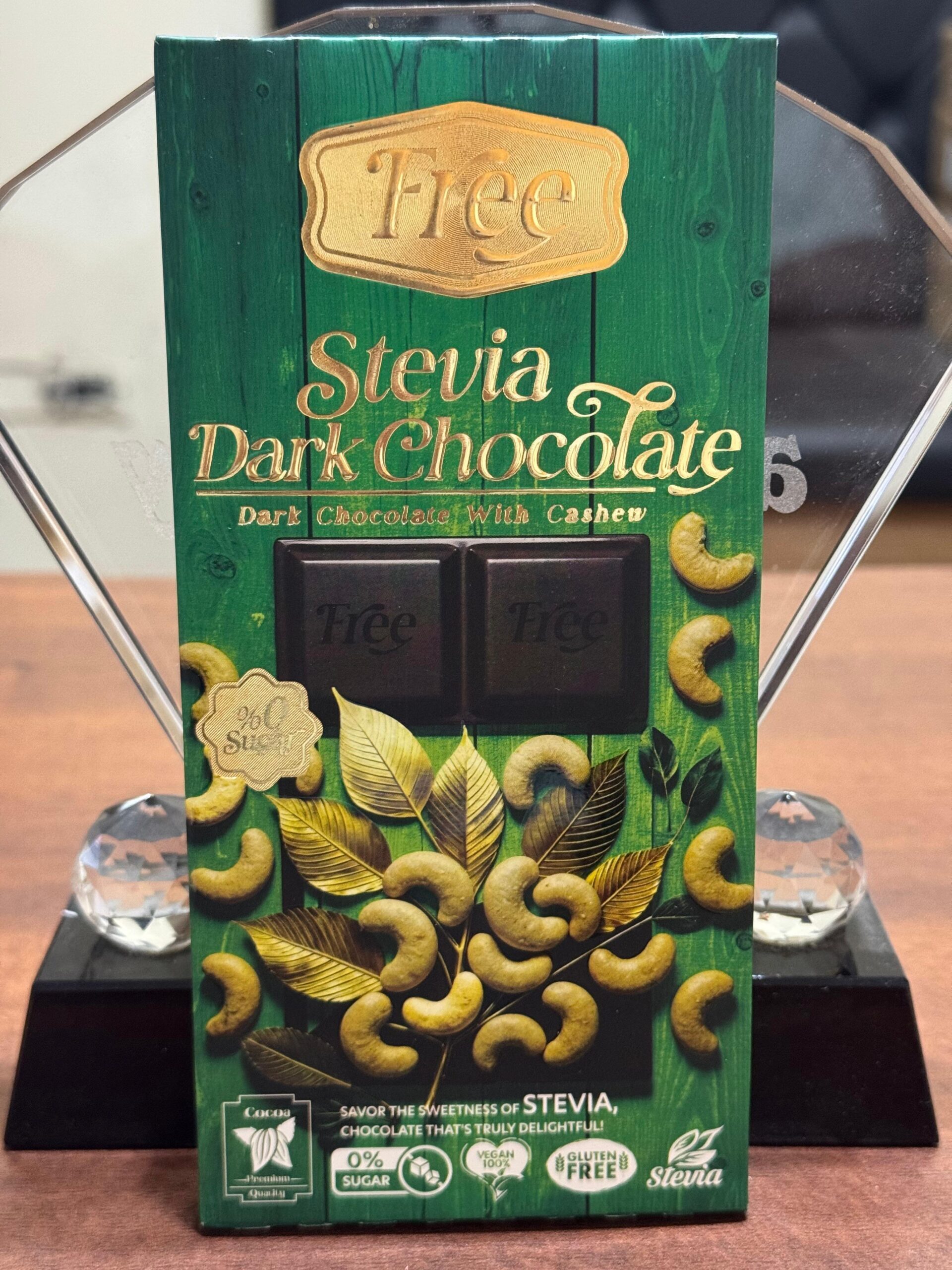 Free Stevia Dark Chocolate with Cashew